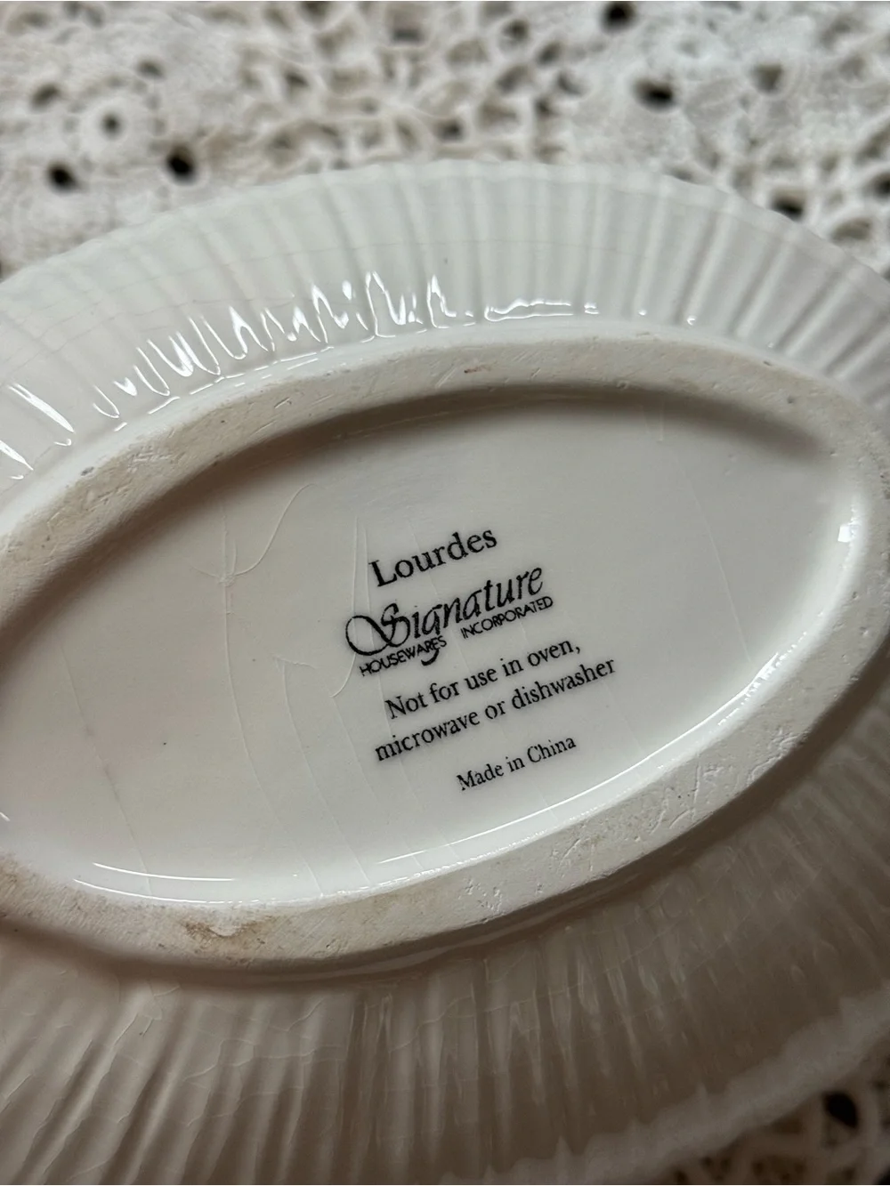 Cream Ceramic Gravy Boat - Elegant Dinnerware